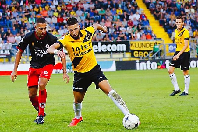 在网坛奋进 在网坛奋进